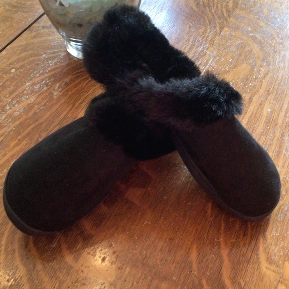 Womens Black Nordstrom Rack Faux Fur Trim Slipper Anti Skid sz small NWT - Picture 8 of 9